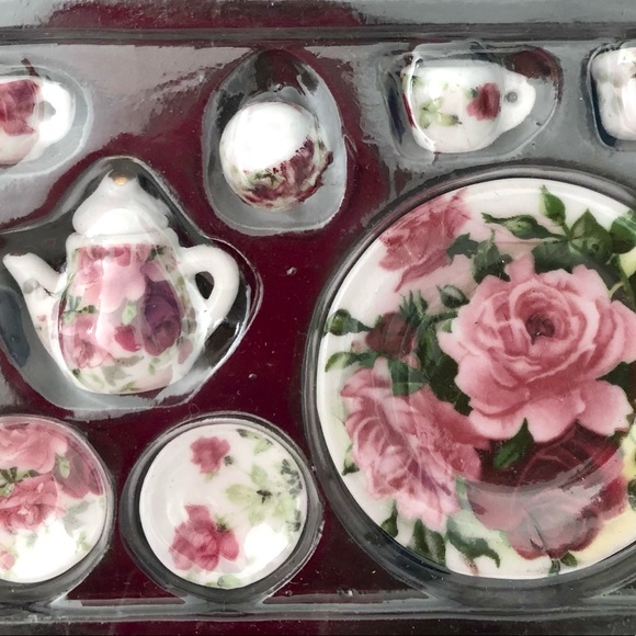 MINIATURE PORCELAIN TEA SET - Picture 2 of 5